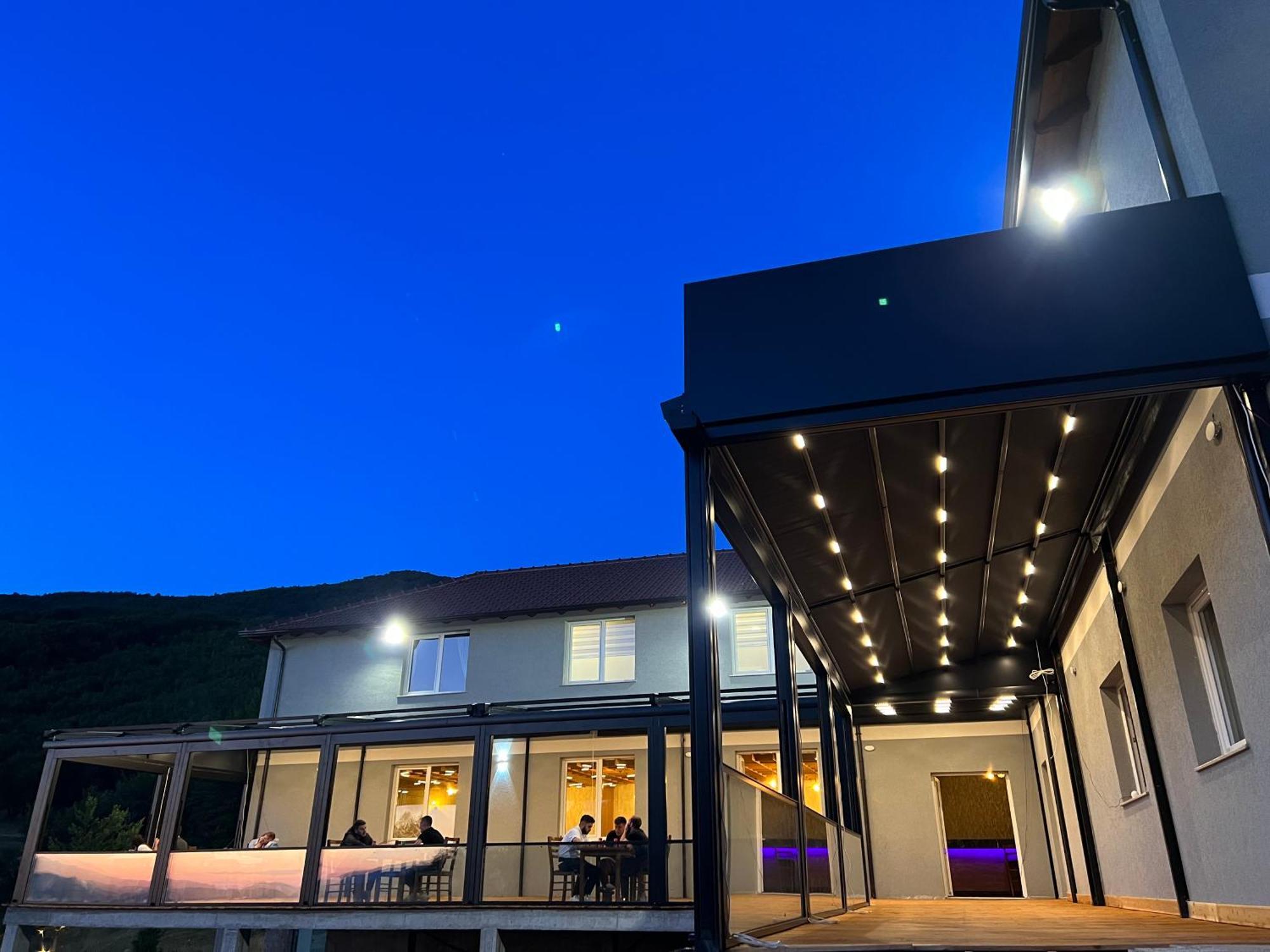 Bujtina Shehu Hotel Kukes Exterior foto